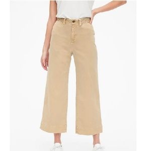 GAP Pants - NWT High Rise Wide Leg Crop Chinos 4T BLack c482 GAP Pants - NWT High Rise Wide Leg Crop Chinos 4T BLack c482